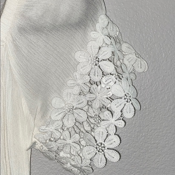 Off the shoulder white blouse - Picture 2 of 2